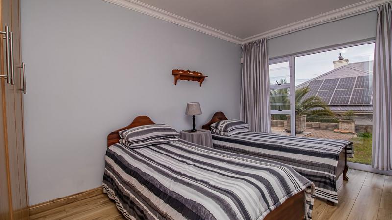 9 Bedroom Property for Sale in Outeniqua Strand Western Cape